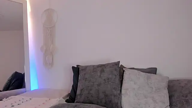 EmmaCollemann online show from 12.01.25