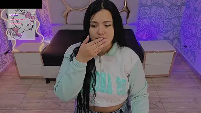 Snapshot of Mellani_tay chatting on 11.06.25 Mellani tay online show from 11.06.25