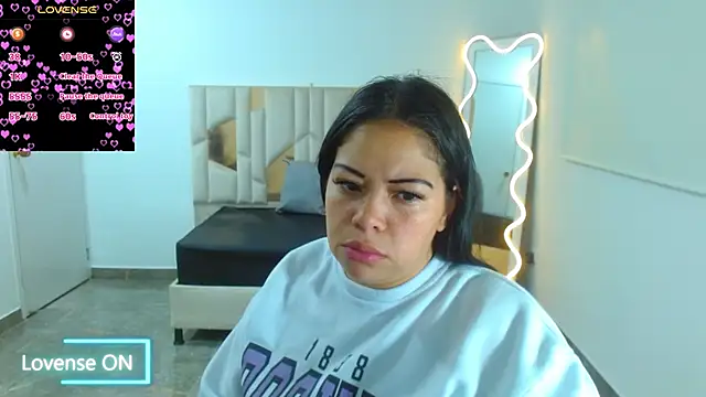 martinna tay online show from 02.04.25