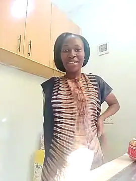 LOVELY-2BERRY online show from 10.02.25