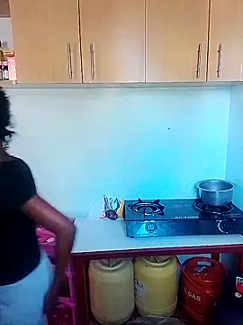 LOVELY-2BERRY online show from 04.15.26