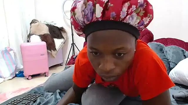 Snapshot of trina_kay chatting on 02.10.26 trina kay online show from 02.10.26