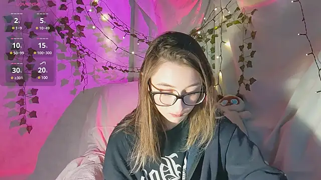 Snapshot of monlight__dana chatting on 12.07.24 monlight dana online show from 12.07.24