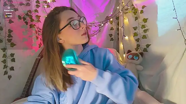 Snapshot of monlight__dana chatting on 12.09.24 monlight dana online show from 12.09.24