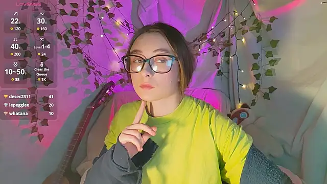 Snapshot of monlight__dana chatting on 12.11.24 monlight dana online show from 12.11.24