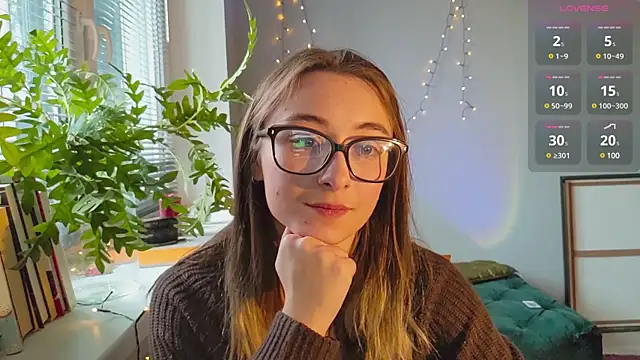 Snapshot of monlight__dana chatting on 12.24.24 monlight dana online show from 12.24.24