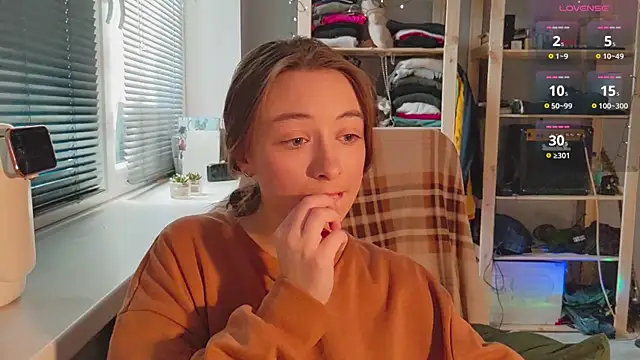 Snapshot of monlight__dana chatting on 02.09.25 monlight dana online show from 02.09.25