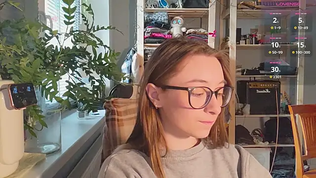 Snapshot of monlight__dana chatting on 02.14.25 monlight dana online show from 02.14.25