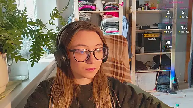 Snapshot of monlight__dana chatting on 02.15.25 monlight dana online show from 02.15.25