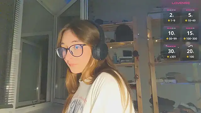 Snapshot of monlight__dana chatting on 09.12.25 monlight dana online show from 09.12.25