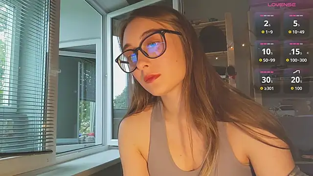 Snapshot of monlight__dana chatting on 09.19.25 monlight dana online show from 09.19.25