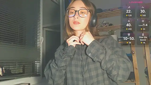 Snapshot of monlight__dana chatting on 09.29.25 monlight dana online show from 09.29.25