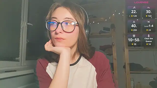 Snapshot of monlight__dana chatting on 11.11.25 monlight dana online show from 11.11.25