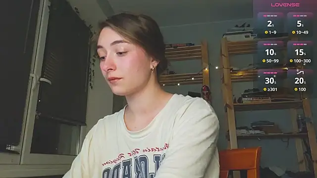 Snapshot of monlight__dana chatting on 11.23.25 monlight dana online show from 11.23.25