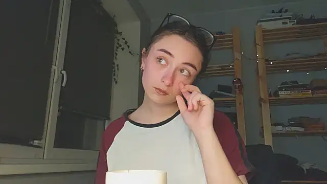 Snapshot of monlight__dana chatting on 11.29.25 monlight dana online show from 11.29.25