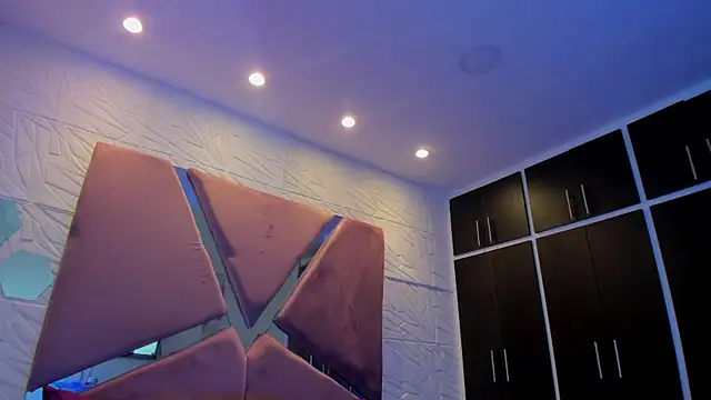 Charlotte Ice1 online show from 02.25.25