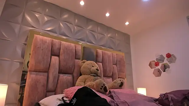 Charlotte Ice1 online show from 04.09.26