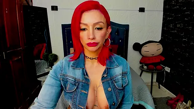 RedQueenMilf online show from 02.05.26