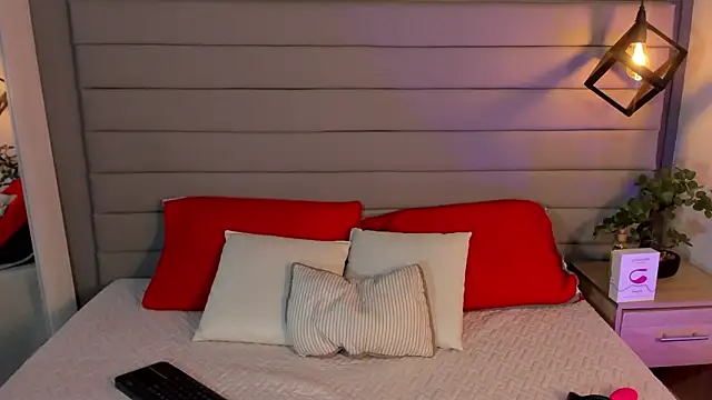 LadyLuminary online show from 11.11.25