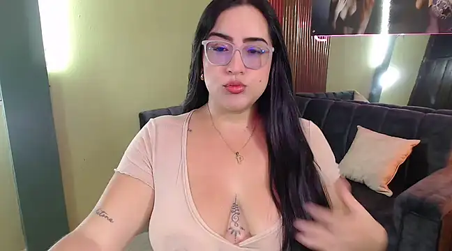 Snapshot of Sofiia_davis23 chatting on 02.21.25 Sofiia davis23 online show from 02.21.25