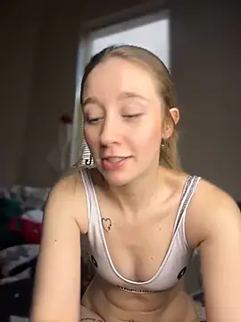 Snapshot of sage__marie chatting on 12.16.24 sage marie online show from 12.16.24