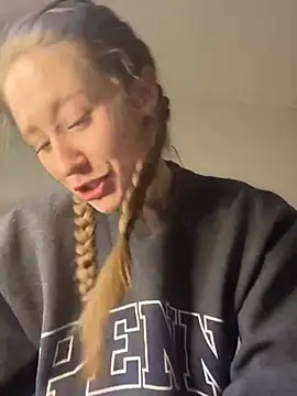 Snapshot of sage__marie chatting on 03.04.25 sage marie online show from 03.04.25