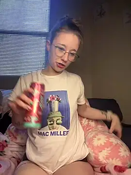 Snapshot of sage__marie chatting on 03.17.25 sage marie online show from 03.17.25