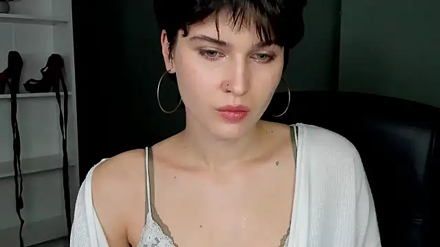 sarah perfect online show from 04.16.26