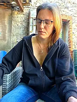 SpiceLea online show from 04.10.26