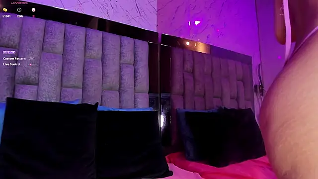 Snapshot of AshleyCampbell_ chatting on 01.09.25 AshleyCampbell online show from 01.09.25