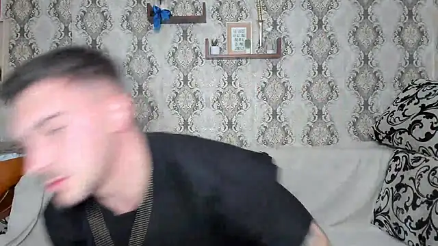 Snapshot of Jonmusclemaster chatting on 12.03.24 Jonmusclemaster online show from 12.03.24
