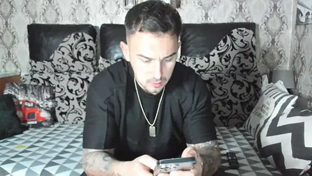 Snapshot of Jonmusclemaster chatting on 12.04.24 Jonmusclemaster online show from 12.04.24