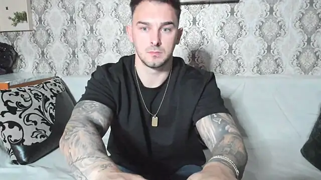 Snapshot of Jonmusclemaster chatting on 12.15.24 Jonmusclemaster online show from 12.15.24