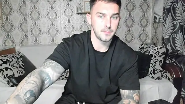 Snapshot of Jonmusclemaster chatting on 01.03.25 Jonmusclemaster online show from 01.03.25