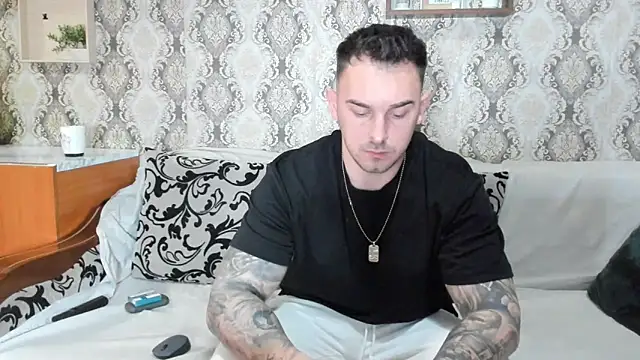 Snapshot of Jonmusclemaster chatting on 01.17.25 Jonmusclemaster online show from 01.17.25