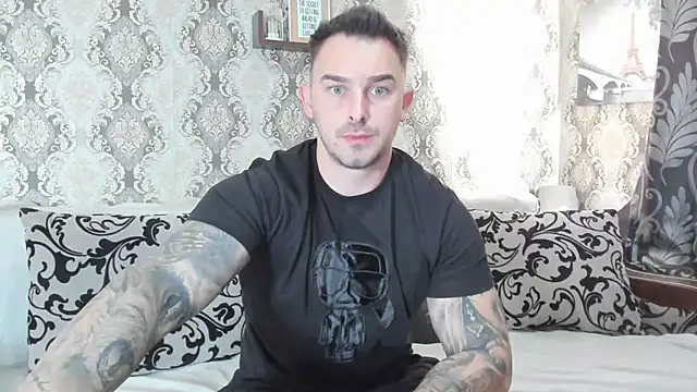 Snapshot of Jonmusclemaster chatting on 01.20.25 Jonmusclemaster online show from 01.20.25