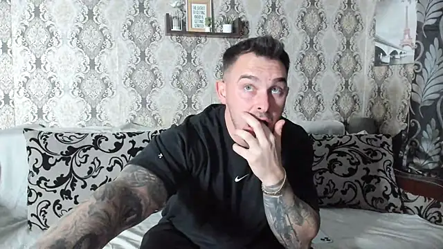 Snapshot of Jonmusclemaster chatting on 01.20.25 Jonmusclemaster online show from 01.20.25