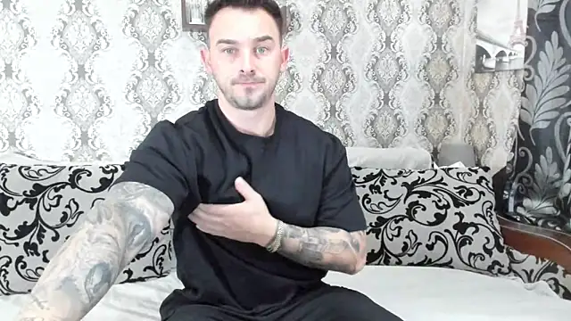 Snapshot of Jonmusclemaster chatting on 01.23.25 Jonmusclemaster online show from 01.23.25