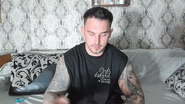 Snapshot of Jonmusclemaster chatting on 02.14.25 Jonmusclemaster online show from 02.14.25