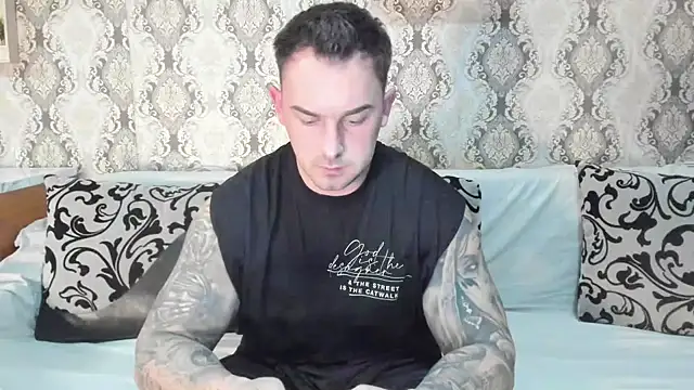 Snapshot of Jonmusclemaster chatting on 02.24.25 Jonmusclemaster online show from 02.24.25