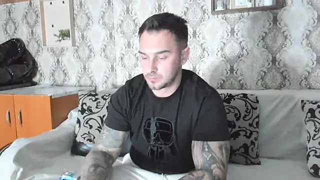 Snapshot of Jonmusclemaster chatting on 03.04.25 Jonmusclemaster online show from 03.04.25