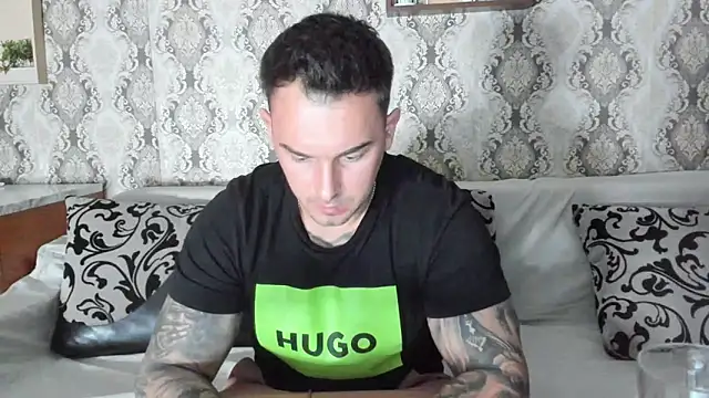 Snapshot of Jonmusclemaster chatting on 03.06.25 Jonmusclemaster online show from 03.06.25
