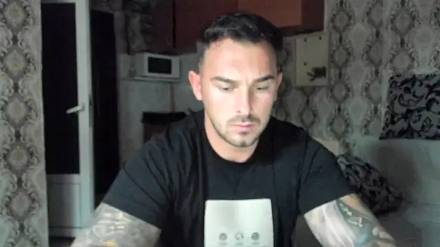 Snapshot of Jonmusclemaster chatting on 09.08.25 Jonmusclemaster online show from 09.08.25