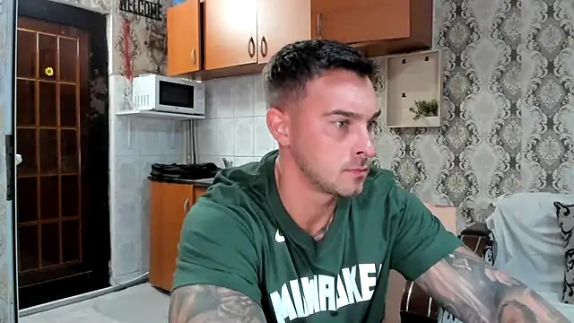 Snapshot of Jonmusclemaster chatting on 09.11.25 Jonmusclemaster online show from 09.11.25