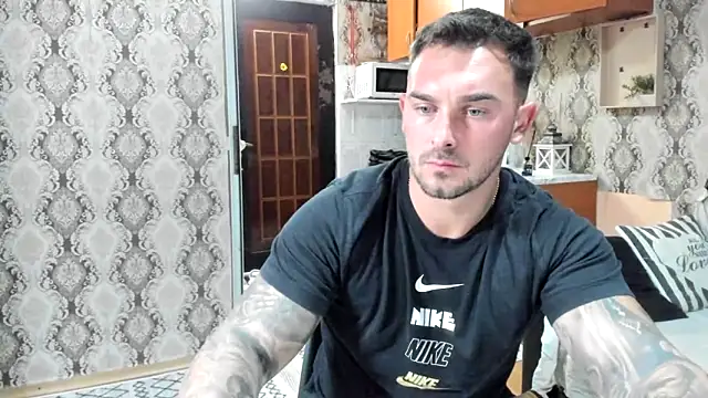 Snapshot of Jonmusclemaster chatting on 09.18.25 Jonmusclemaster online show from 09.18.25