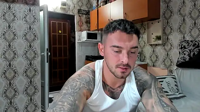 Snapshot of Jonmusclemaster chatting on 09.25.25 Jonmusclemaster online show from 09.25.25