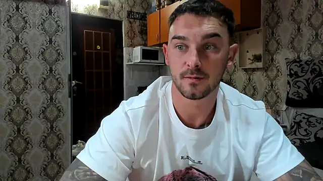 Snapshot of Jonmusclemaster chatting on 10.05.25 Jonmusclemaster online show from 10.05.25