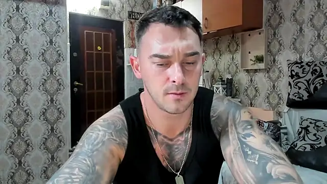 Snapshot of Jonmusclemaster chatting on 10.07.25 Jonmusclemaster online show from 10.07.25