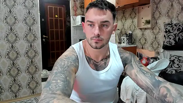 Snapshot of Jonmusclemaster chatting on 10.16.25 Jonmusclemaster online show from 10.16.25