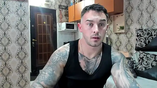 Snapshot of Jonmusclemaster chatting on 10.21.25 Jonmusclemaster online show from 10.21.25